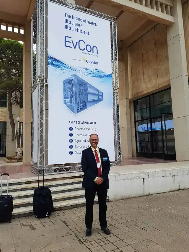 Le Dr. Aziz Chraibi au salon Maghreb Pharma