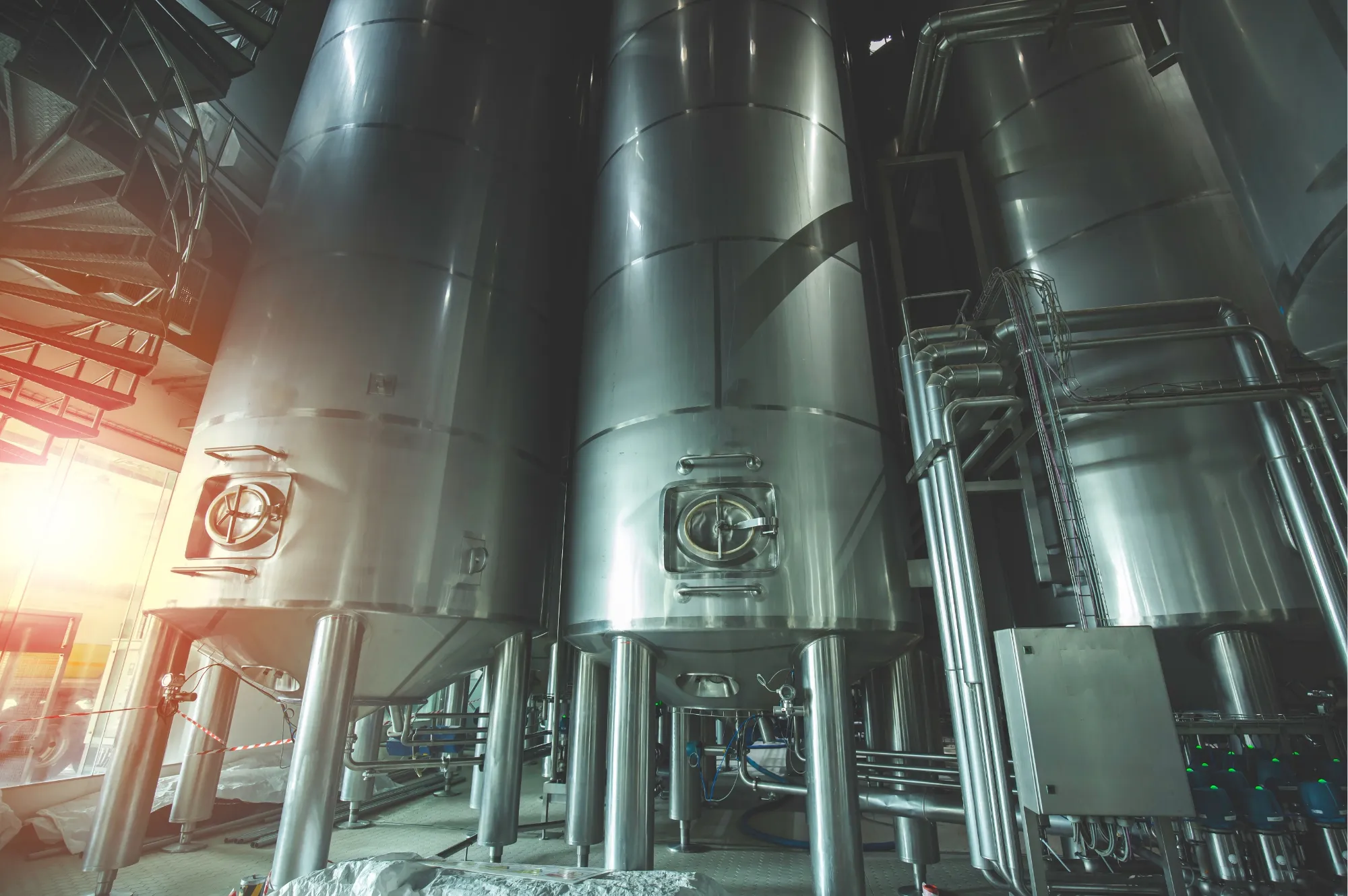 Cuves en acier inoxydable d’une usine de transformation