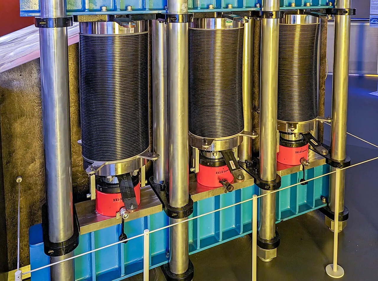 The cells of a hydrogen electrolyzer