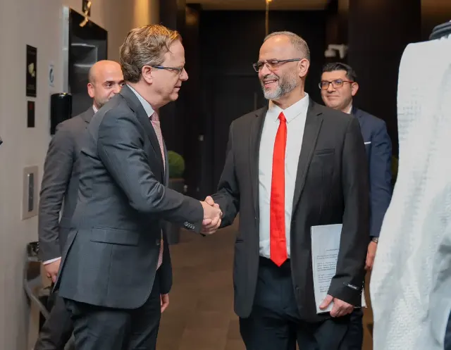Le Dr. Aziz Chraibi accueille l’ambassadeur du Canada