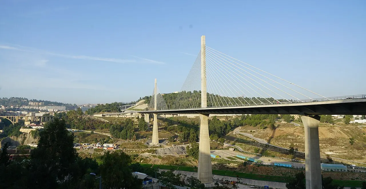 Le viaduc Salah Bey, pont à haubans moderne de Constantine